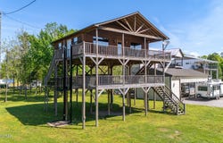 2705 Catfish Lane, Crump, TN 38327