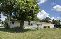 3667 ARTHESIA Street E, Armstrong, IL 61812