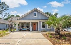 227 NE 38th Street, Oak Island, NC 28465