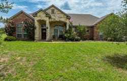 845 W County Line Road E, West, TX 76691