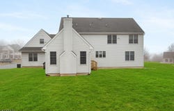 3 Manchur Ct, Raritan Twp., NJ 08822-4038