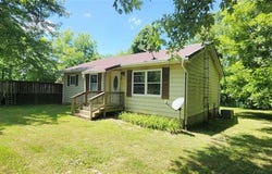 8739 Shawneetown Trail, Chester, IL 62233