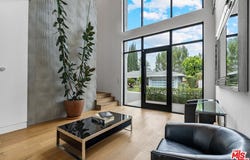 3553 Alana Dr, Sherman Oaks, CA 91403