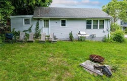 7 Broadview Avenue, Bristol, RI 02809