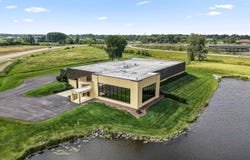 560 ROLLING MEADOWS Drive, FOND DU LAC, WI 54937
