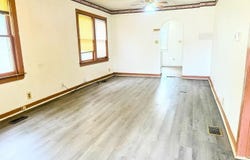 1107 E 5th Ave, Hutchinson, KS 67501