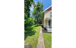 33 W BAINBRIDGE STREET, ELIZABETHTOWN, PA 17022