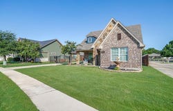 516 Heritage Trail, Burleson, TX 76028