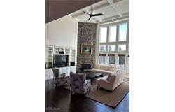 450 Acacia Circle, Lyndhurst, OH 44124