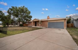 911 Candytuft Blvd, Pueblo, CO 81001