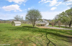 2459 Morgan County Hwy, Wartburg, TN 37887