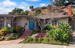 4044 Via del Conquistador, San Diego, CA 92117
