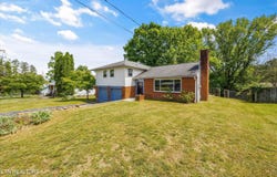 121 Washburn Circle, Oak Ridge, TN 37830