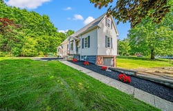 416 N Hambden Street, Chardon, OH 44024