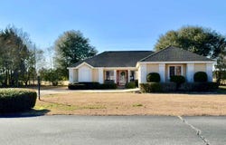 152 Canterbury Drive, EUFAULA, AL 36027