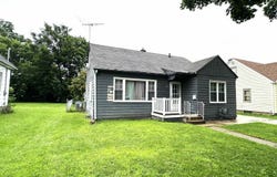848 Kern Street, Waterloo, IA 50703
