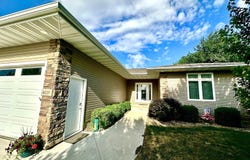 4225 Wedgewood Drive, Cedar Falls, IA 50613