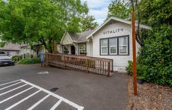 27 Crater Lake Avenue, Medford, OR 97504