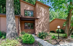 1718 Earthstone Drive, Valparaiso, IN 46383