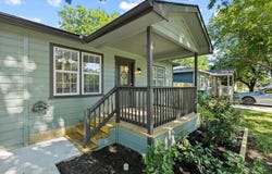 611 S Magnolia Street, Pottsboro, TX 75076