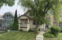 2122 S 77th St, West Allis, WI 53219