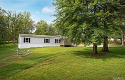 16 Garrett Lane, Defiance, MO 63341