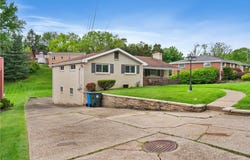 549 Dunn Dr, Whitehall, PA 15227