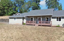 373 GRANDVIEW ST, Glide, OR 97443