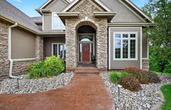 7401 NW 107th Street, Johnston, IA 50131