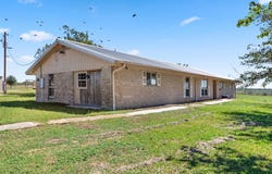 3925 LINNE RD, Seguin, TX 78155