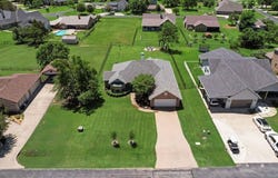 114 Crockett Drive, Lake Kiowa, TX 76240