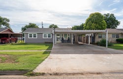 1511 Dallas, Plainview, TX 79072