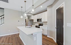 10015 Windcrest Farms Ln, Louisville, KY 40291