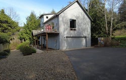 15 SHELL St, Yachats, OR 97498