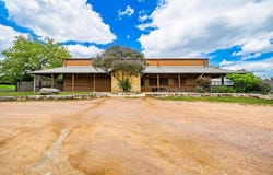 3044 Junction Hwy, Ingram, TX 78025