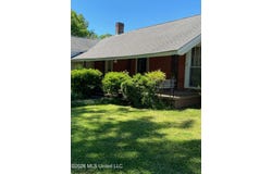 9 Potts Camp Road, Waterford, MS 38685