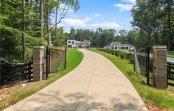 1678 Thomas Drive, Hoschton, GA 30548