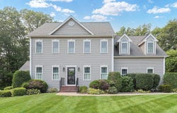 15 William Thorpe Cir, North Attleboro, MA 02760