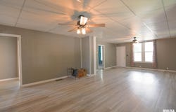 931 W Vandeveer Street, Taylorville, IL 62568