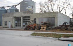 211 E 3rd St, Dell Rapids, SD 57022