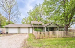 826 W Seventh Street, Ottawa, KS 66067