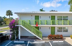 975 9th Ave S, NAPLES, FL 34102