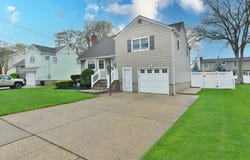 342 Park Lane, Massapequa Park, NY 11762