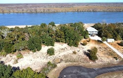 184 River Chase Rd, Apalachicola, FL 32320