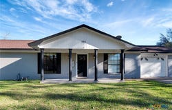 505 Elm Drive, Ganado, TX 77962