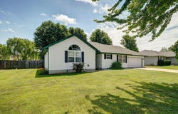 204 Arrowhead Road, Willard, MO 65781