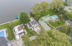 4 Edgewater Place, Elkhart, IN 46516-4664