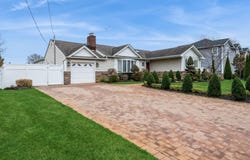 14 Waterview Avenue, Massapequa, NY 11758