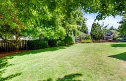2061 BAY MEADOWS DR, West Linn, OR 97068