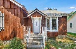 318 Nevada Street, Gooding, ID 83330